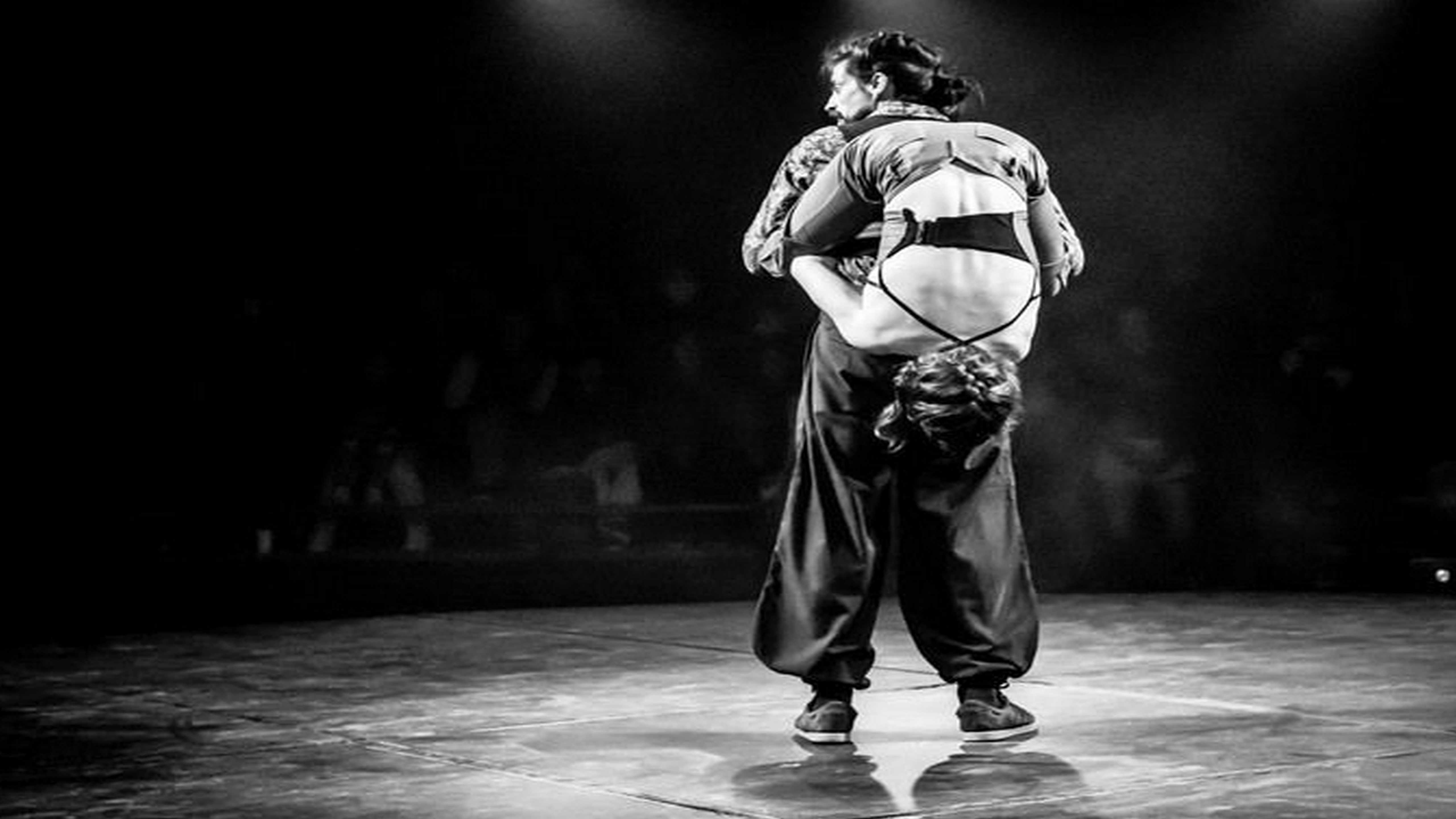 Bègles : Cirque Baraka présente son spectacle "Ocho" sur l’esplanade des Terres-Neuves