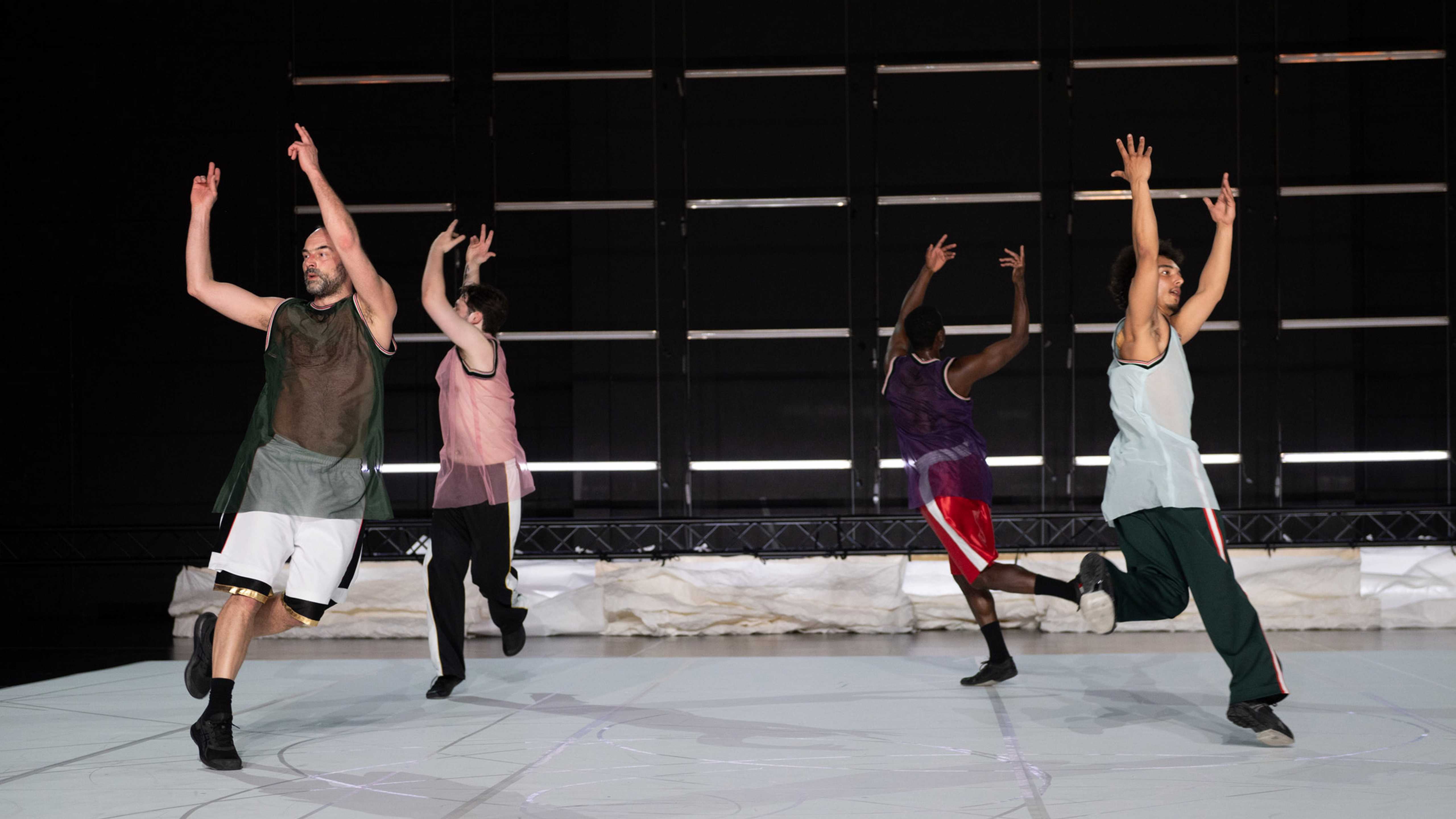 Bordeaux : "Il Cimento dell'Armonia e dell'Inventione", un spectacle d'Anne Teresa de Keersmaeker et Radouan Mriziga au TnBA I Crédit photo : DR Bordeaux : "Il Cimento dell'Armonia e dell'Inventione", un spectacle d'Anne Teresa de Keersmaeker et Radouan Mriziga au TnBA